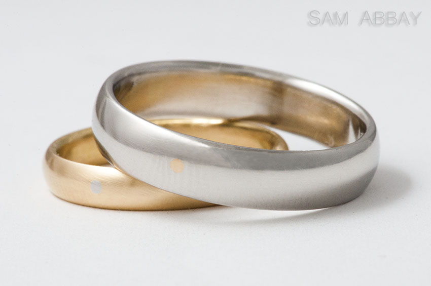 Inlay spots in wedding rings