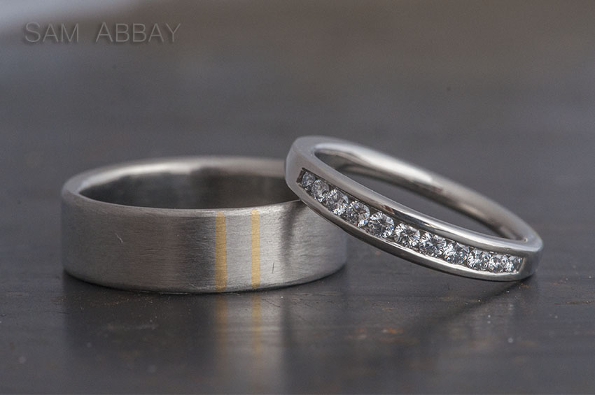 Vertical striped inlay wedding ring