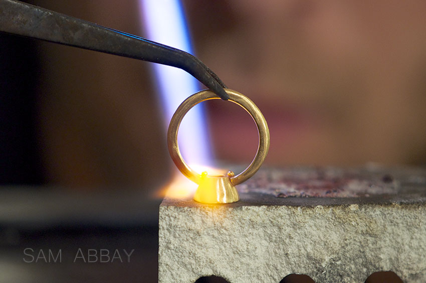 Soldering a gold ring