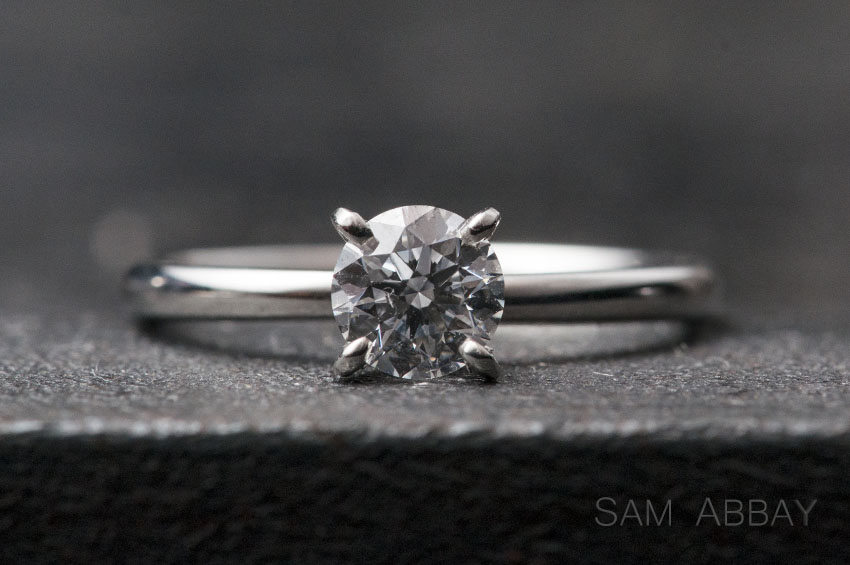 light diamond soltaire engagement ring