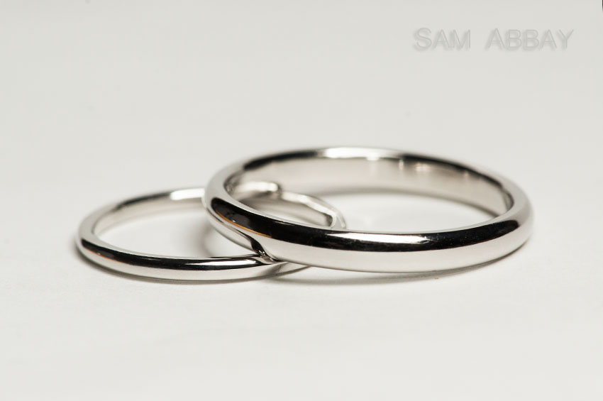 platinum wedding rings to show size